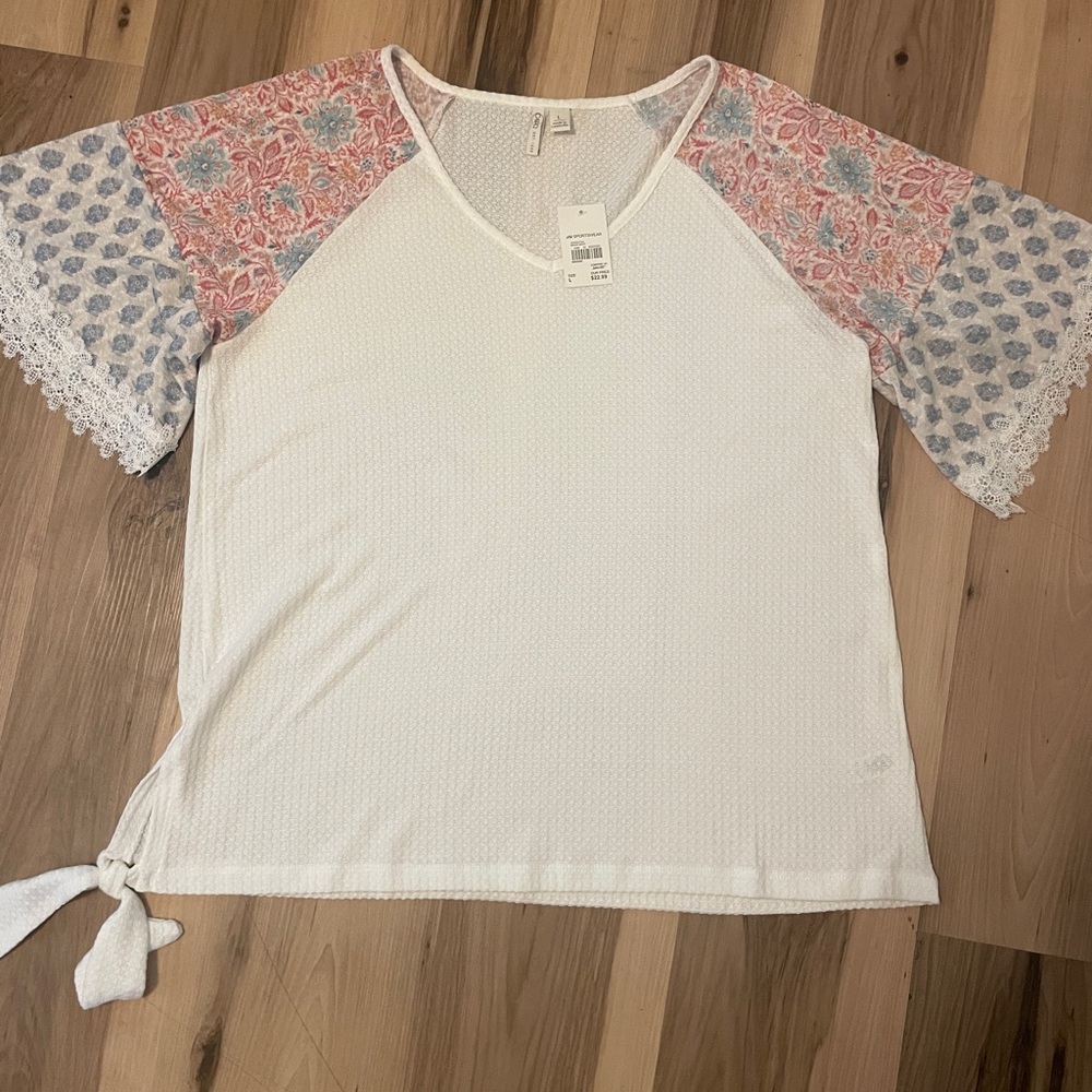 NWT large Cato White Top floral feminine light fabric lace